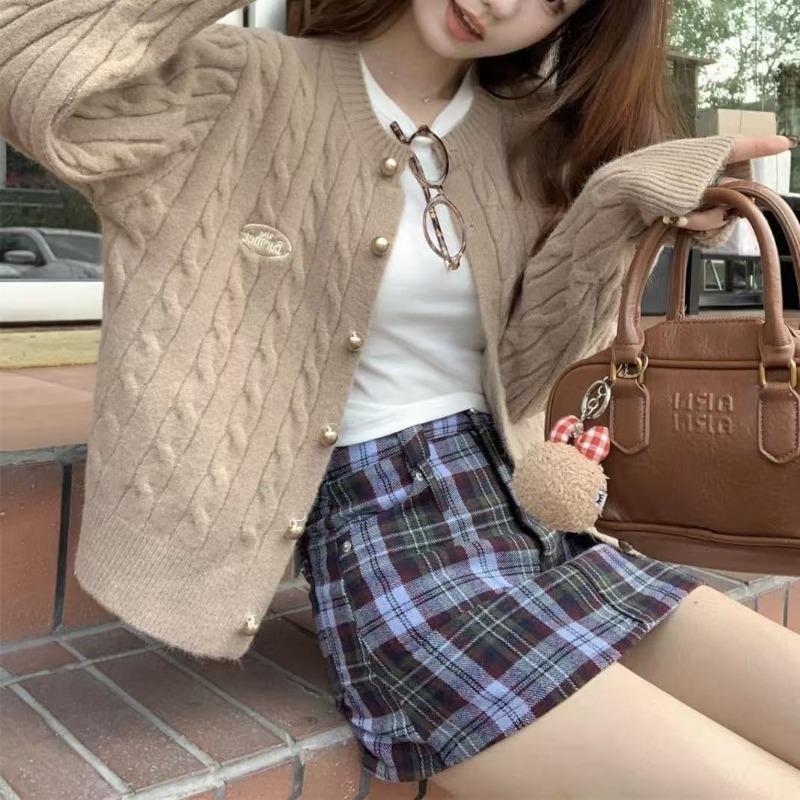 Autumn crew neck single-breasted cardigan sweater women's twist design sense knitted women's college style jacket