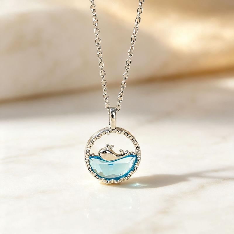 Cute Sweet Blue Crystal Sea Whale Pendant Necklace For Women New Creative Design Summer Collar Jewelry Gift