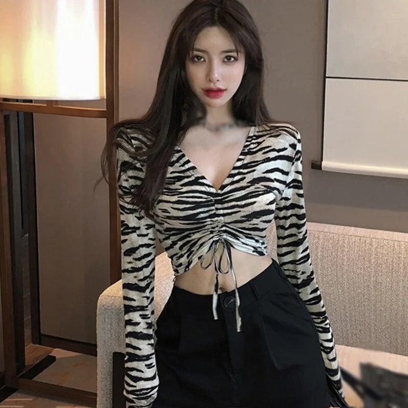 

Женские футболки с длинными рукавами и v-образным вырезом в полоску зебры, тонкие топы с открытым пупком One Size