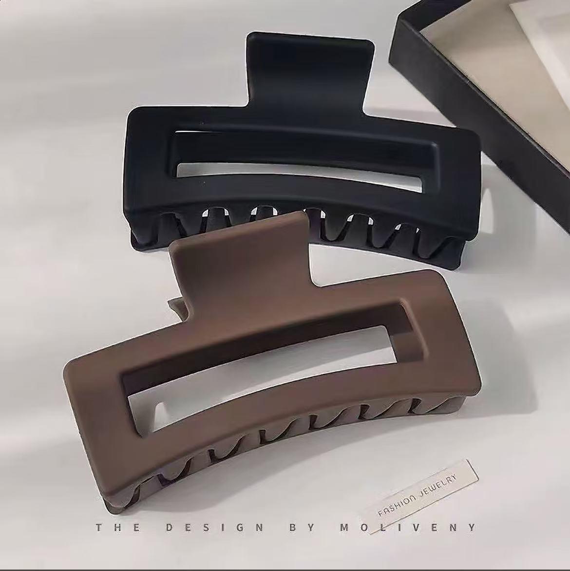 

Korean Elegant Matte Square Claw Hair Clip - Stylish Shark Clip for High Ponytails Dark Khaki 8.5cm