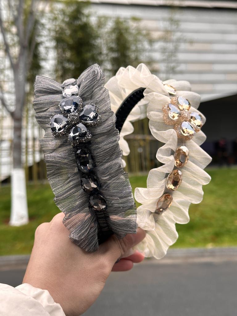 Rüschen-Strass-Stirnband, Leichter Luxus, Vollbesetztes gefaltetes breitkrempiges Stirnband, Hochwertiges Retro-Haaraccessoire