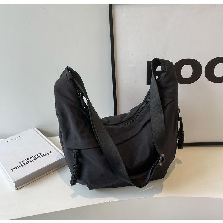 Fashion commuter large-capacity shoulder bag women's 2025 new casual versatile tote bag Korean version of underarm dumpling bag