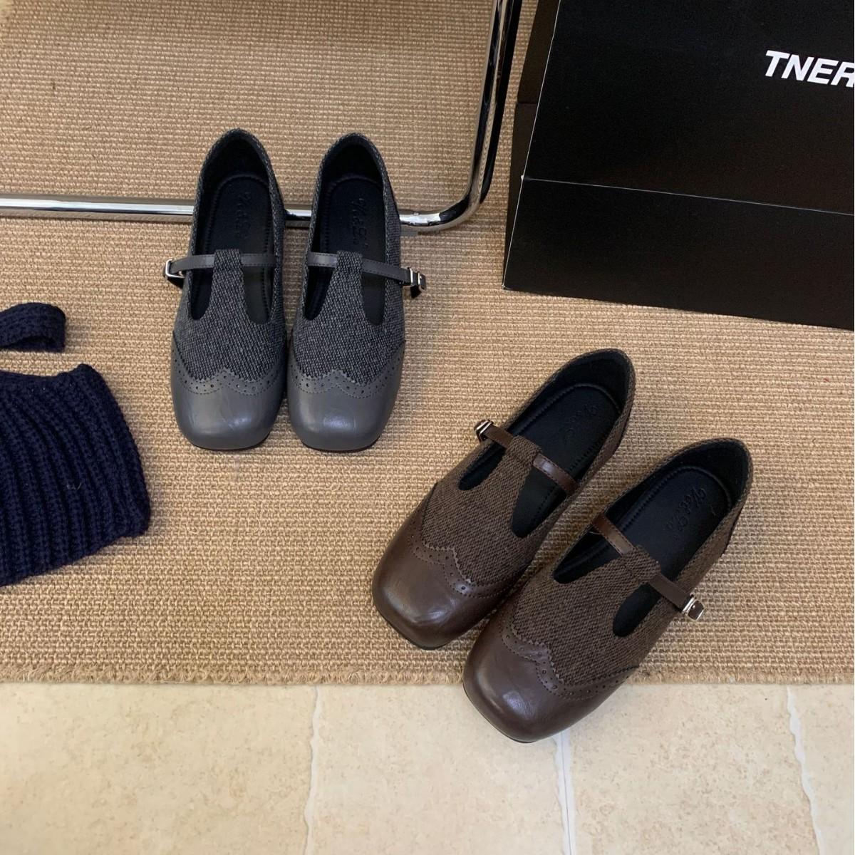 

In the autumn of 2025, the new woolen fabric splicing and engraving pregnant women s Doudou women s flat-bottomed women s single shoes 39