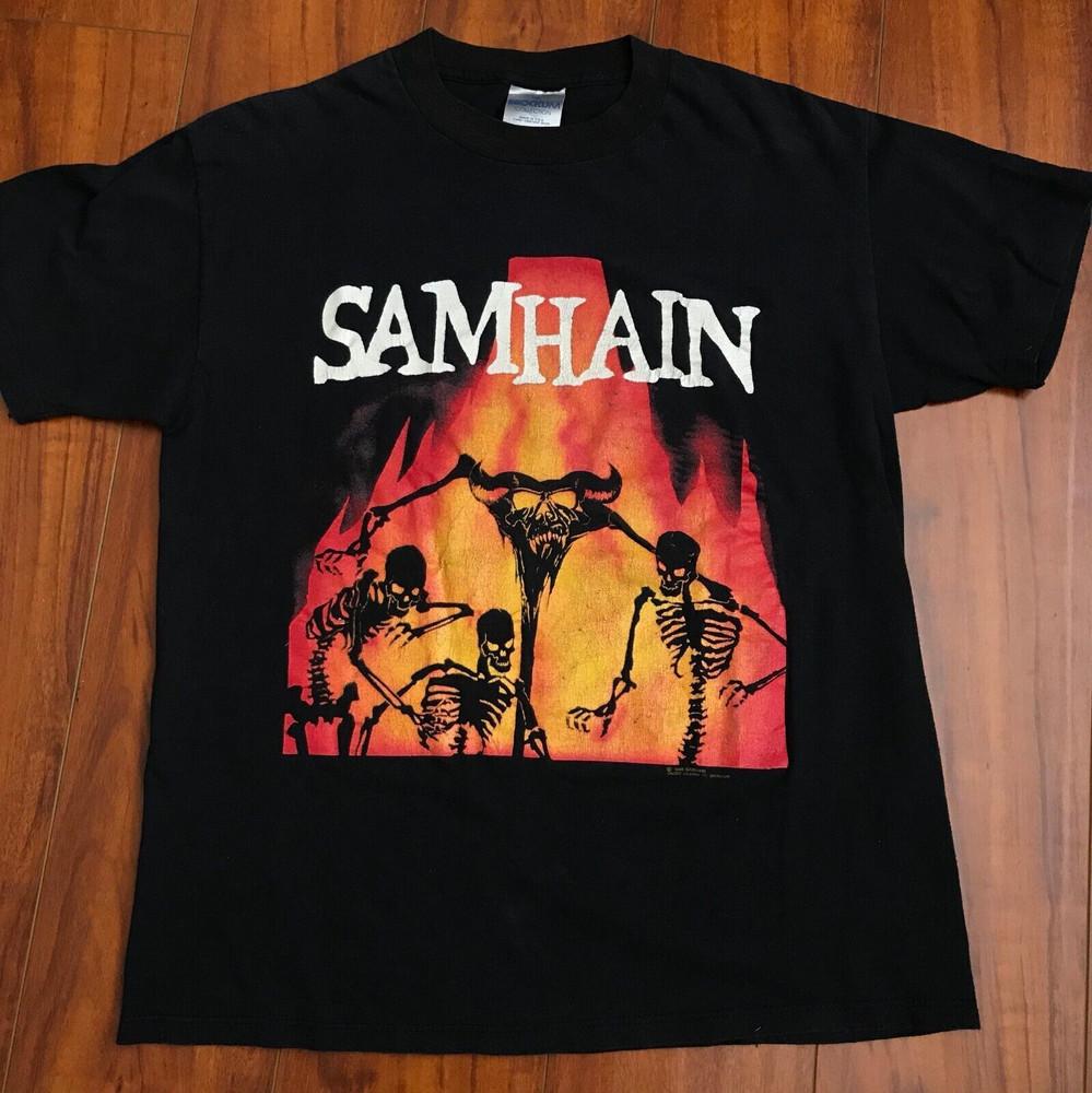 Vintage Samhain November Coming Fire Black T-shirt Unisex T-Shirt XL