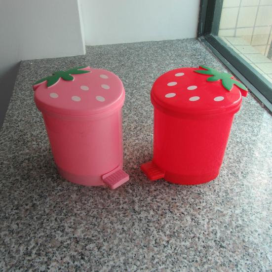 Mülleimer Große Kapazität Gute Tragfähigkeit Exquisite Form Praktisch Hohe Haltbarkeit Dekorativ Kunststoff Erdbeer-Stil Abfallbehälter Müll