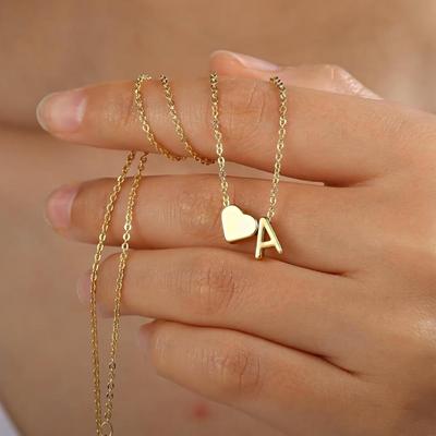 Collana con ciondolo a cuore: Acciaio Inossidabile Placcato Oro 18K con 26 Lettere Inglesi.