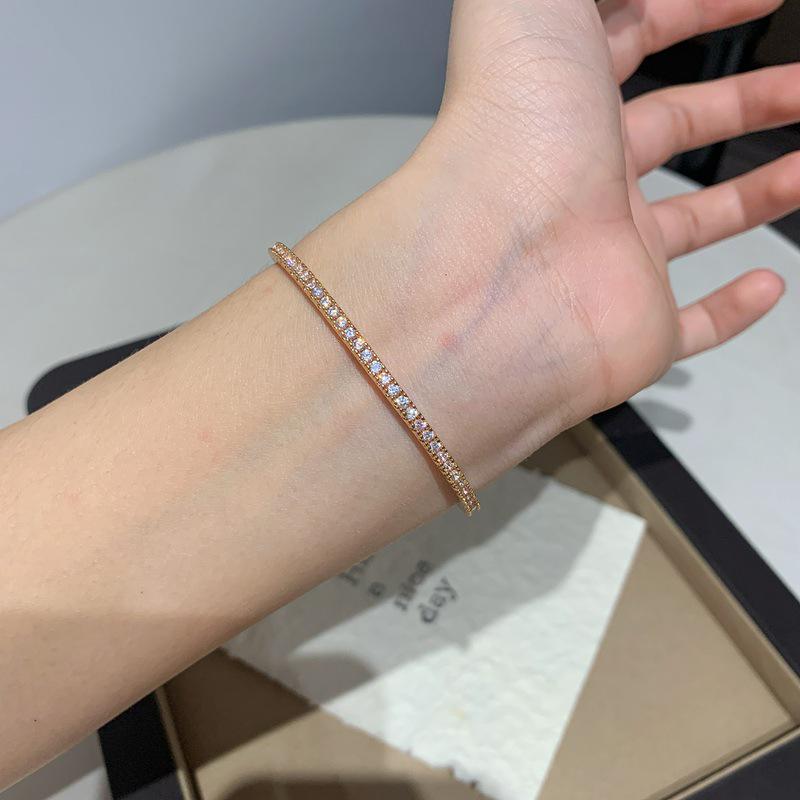 

Винтажный браслет в стиле «яйцо голубя» с цветными бриллиантами и шармом в виде пятачка; Ультра-блестящий браслет «Звездное небо».