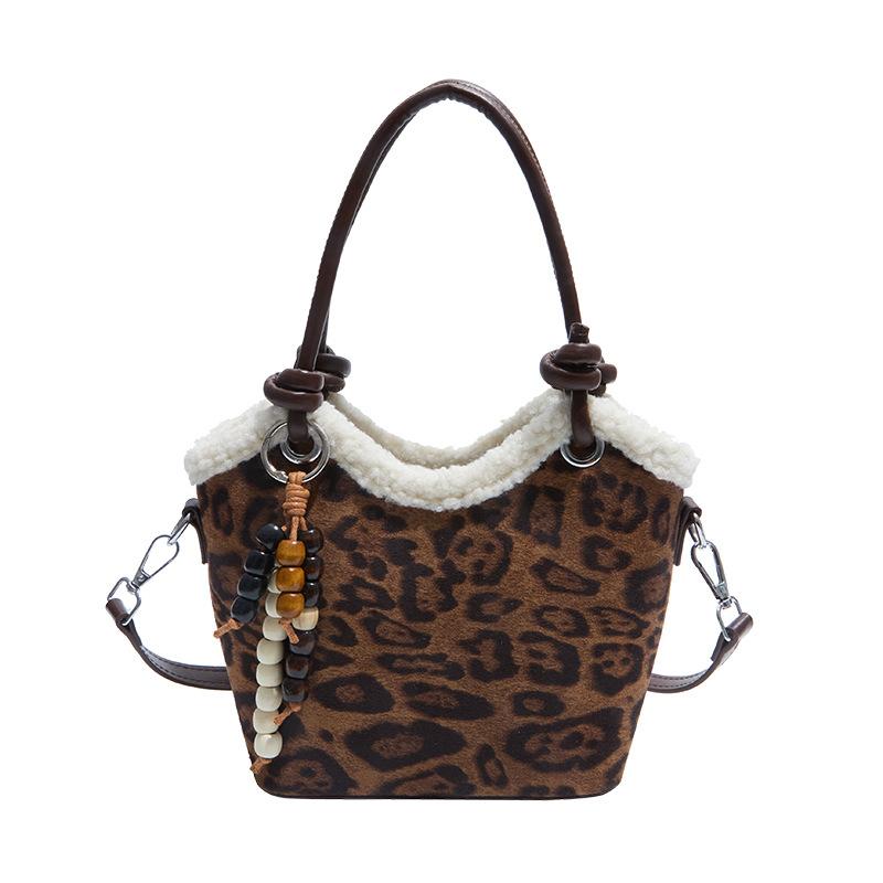 Vintage Maillard brown matte small bag women's 2025 new autumn and winter versatile messenger bag portable bucket bag