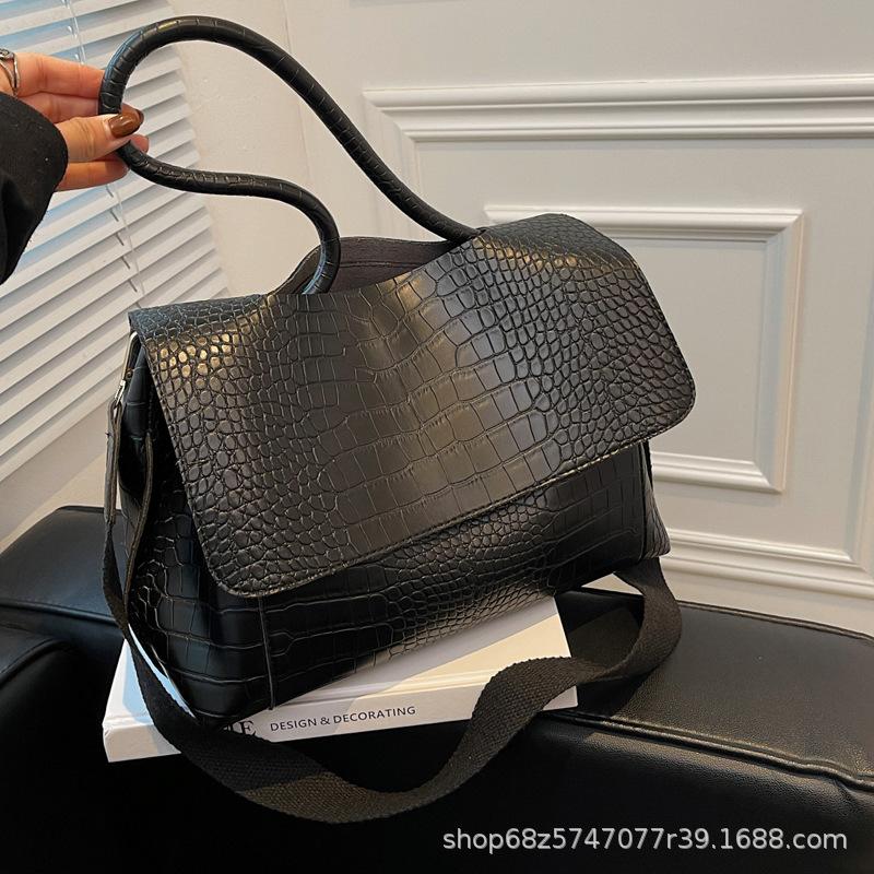 Bag Women's Large Capacity 2025 New Broadband Messenger Bag Shoulder Commuter Bag College Students Class Portable Tote Bag