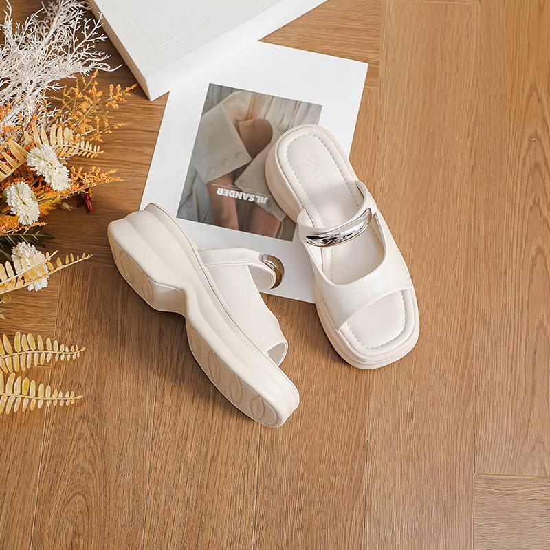 

Spot!! Thick-bottomed heightening one-word slippers for women to wear versatile metal buckles to decorate summer beach cool slippers 40 бежевый