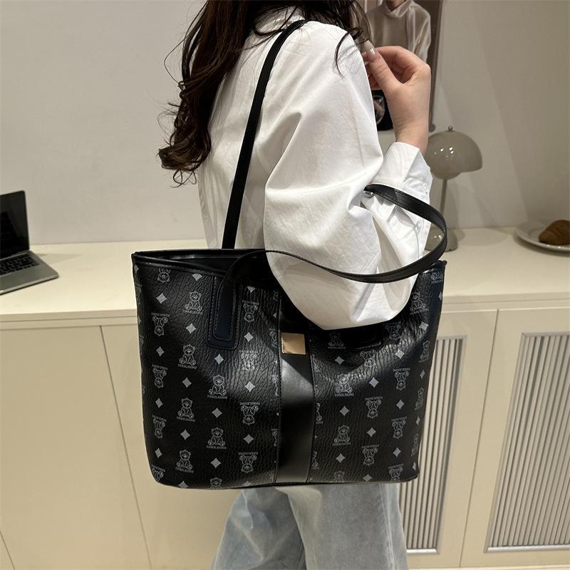 Fashion Commuter Large-capacity Bag 2025 Autumn and Winter New Women's Bag Popular Temperament Shoulder Bag Versatile Tote Bag