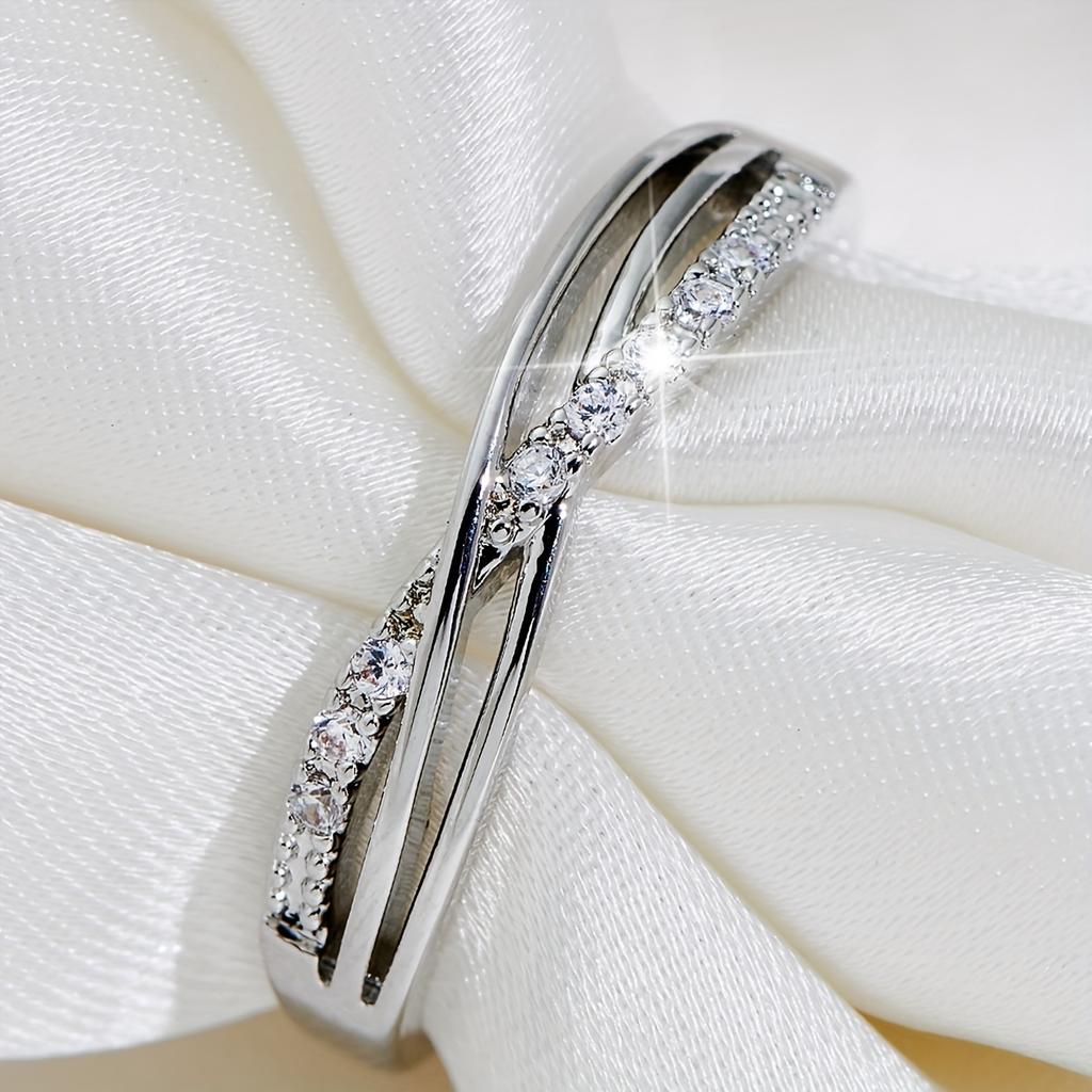 Women's Fashionable Simple White Zircon Versatile Commuting Ring