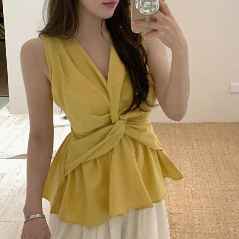Solid Color Women's Vest Korean Style Slim Fit V-neck Twisted Design Female Sleeveless Camis Summer New Trend Casual Chic Ladies Top