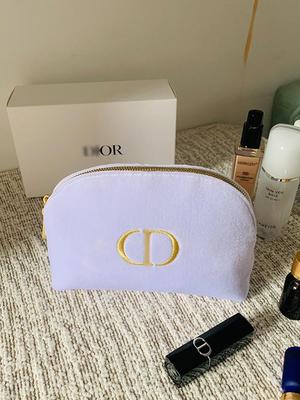 Shell-Shaped White Plush Makeup Bag with Embroidered Logo