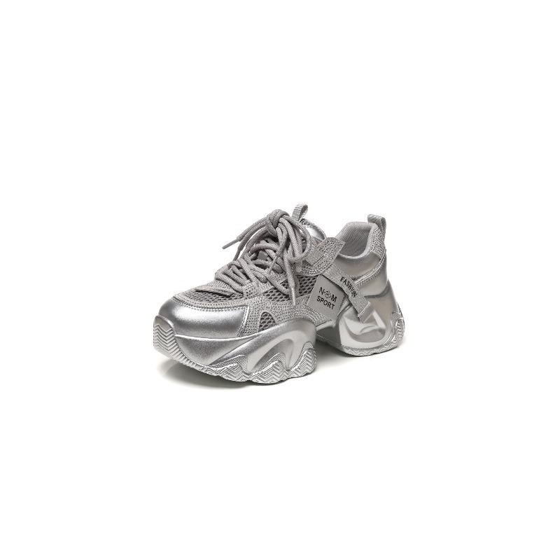 Höhenvergrößernde atmungsaktive Mesh-Schuhe Neue Herbst-vielseitige leichte Plateau-Sneaker Kinder