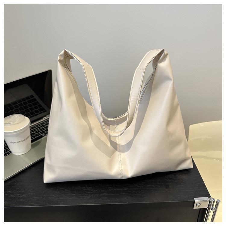 Fashionable Retro Pu Shoulder Bag Stylish Winter Commuter Tote Large Capacity