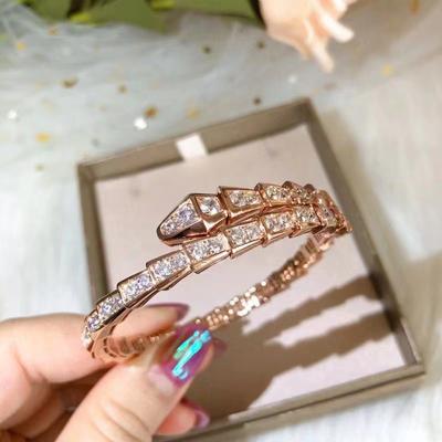 A Fashionable and Luxurious Women's Bracelet Micro Inlaid Zircon Snake Bracelet with a Stylish and Stylish Opening