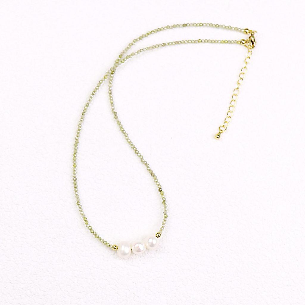 Elegant Olive Green Zircon Crystal Necklace: Retro Shine & Luxury Design for Women