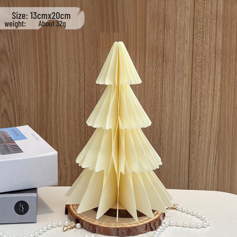 Origami Weihnachtsbaumschmuck: Kreativer Waben-Faltanhänger für Fenster und Geschenkszenen