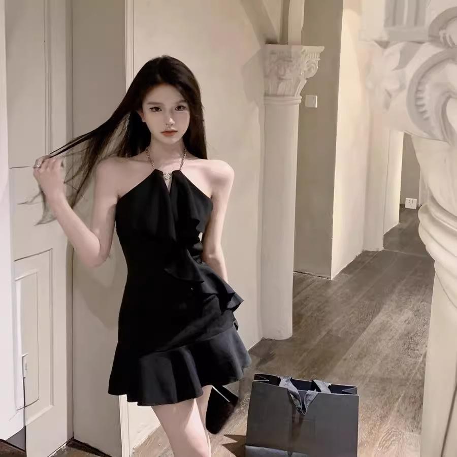 Hepburn Spice Girl Niche Chain Neck Suspender Dress Women's Summer Small Black Dress Off-Shoulder Lotus Short Skirt