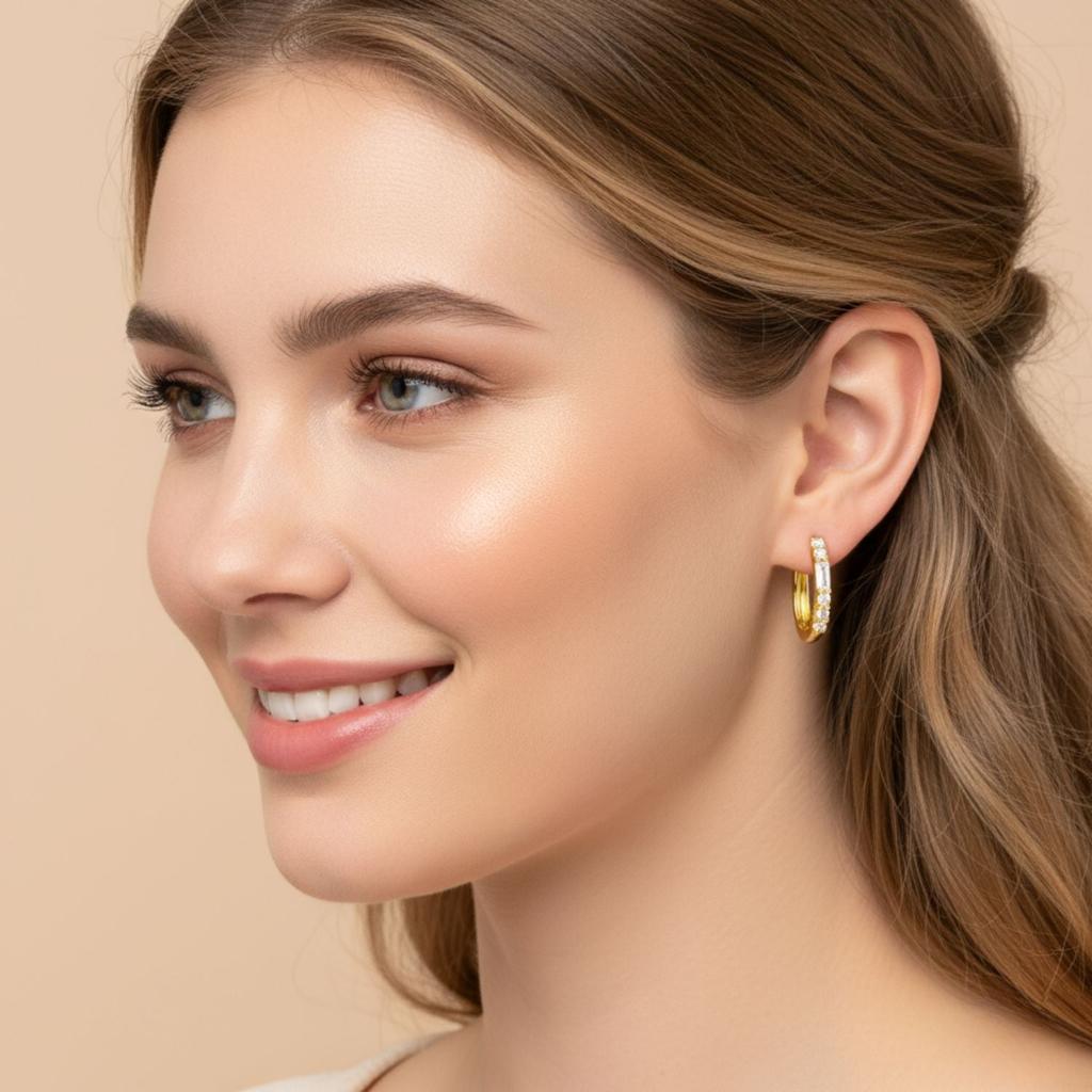 Baguette und runder Stein Huggie Creolen - Sterlingsilber gelbvergoldet