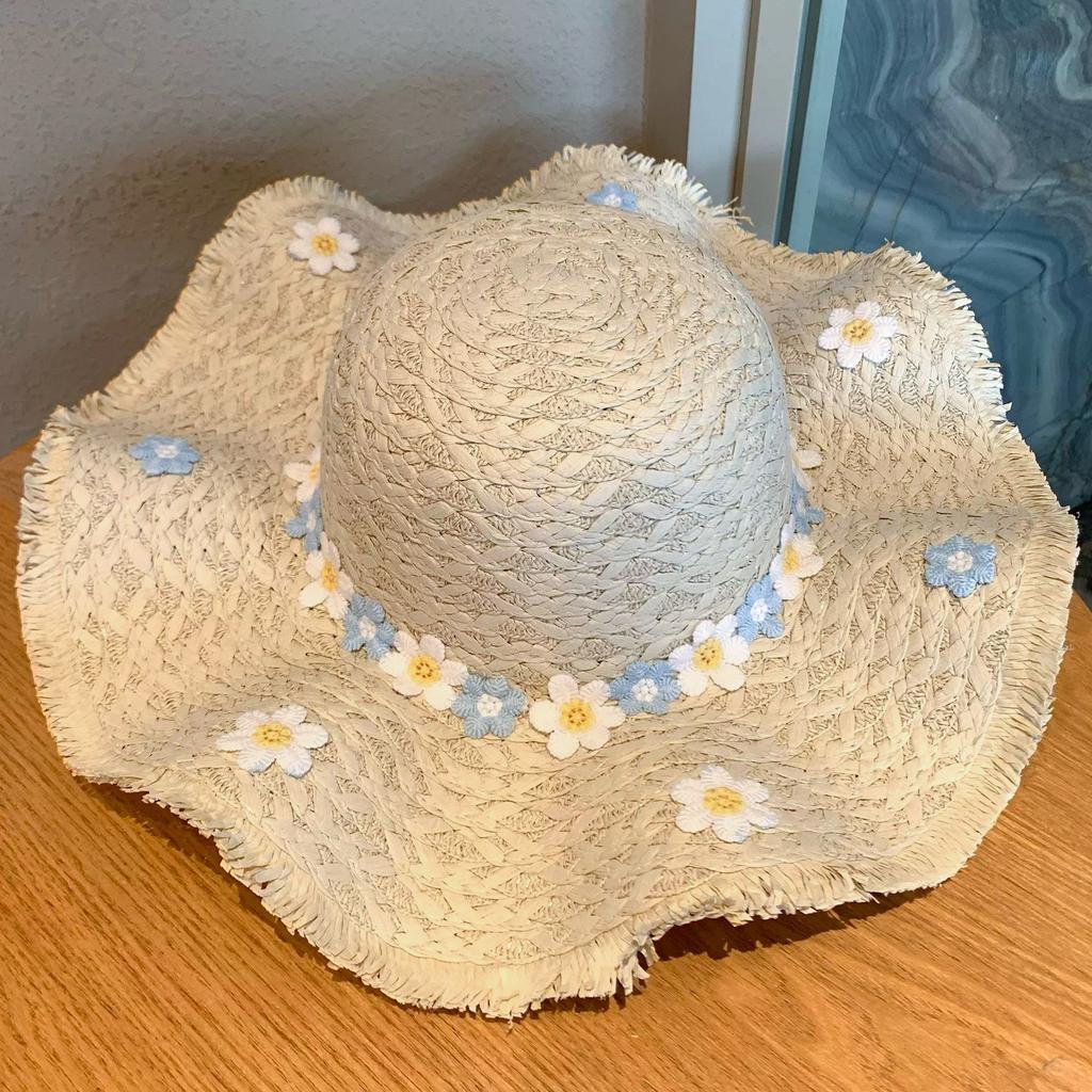 Summer seaside beach vacation wind photo big brim lace flower straw hat women's versatile simple sunshade sunscreen hat