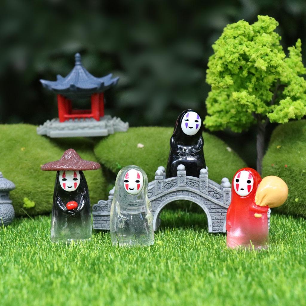 Benommen & Niedlich Japanische Anime Plüschpuppe - Halloween Geist Desktop Ornament