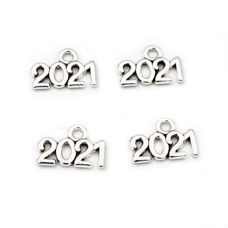 Antique Color 2024/2025 Graduation Season Themed Zinic Alloy Metal Pendant Charms for Keychain Bracelet Necklaces Jewelry