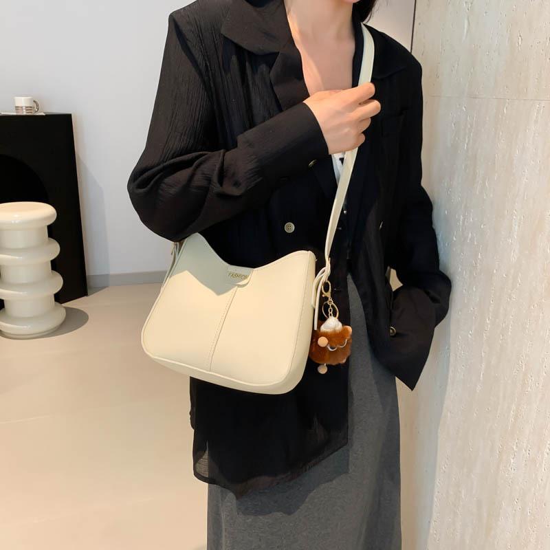 Trend pendant fashionable solid color Korean version simple messenger casual large capacity foreign style 2025 new shoulder bucket bag