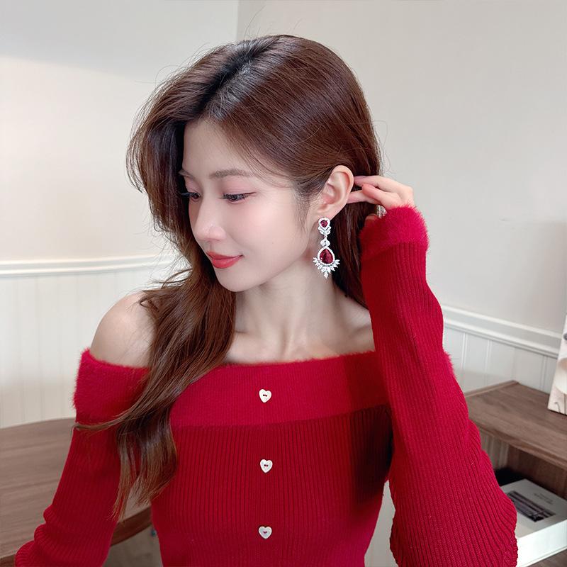 Women's Light Luxury Design Elegant Inlaid Zircon Long Water Droplet Earrings Fashionable And Versatile Niche Design Earrings