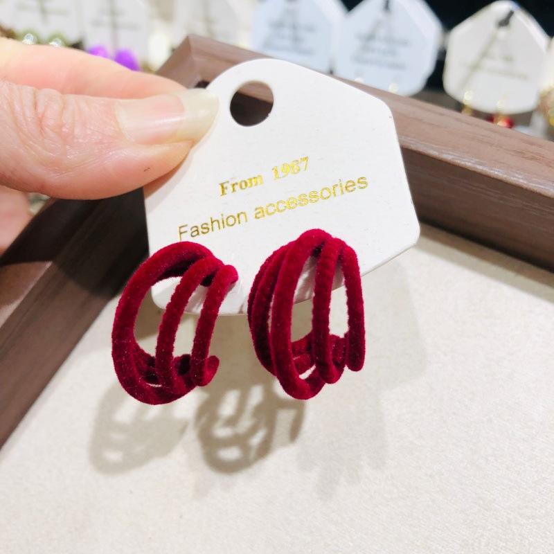 Женские плюшевые серьги винно-красного цвета, французские ретро серьги-гвоздики в форме сердца, с чувством моды и высоким вкусом красный