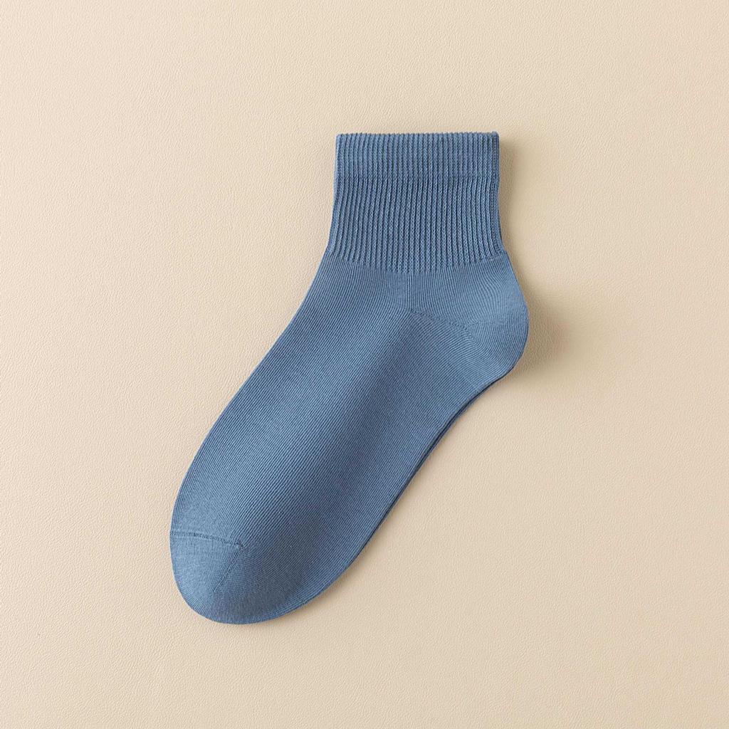Men's Breathable Anti-Pilling Cotton Ankle Socks - Sweat-Absorbent and Solid Color with Seamless Toe