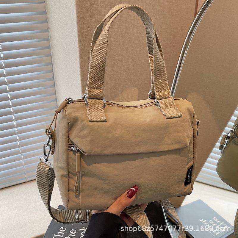 Fashion Versatile Handbag 2025 New Shoulder Leisure Travel Messenger Bag Lightweight Waterproof Nylon Cloth Bag Women
