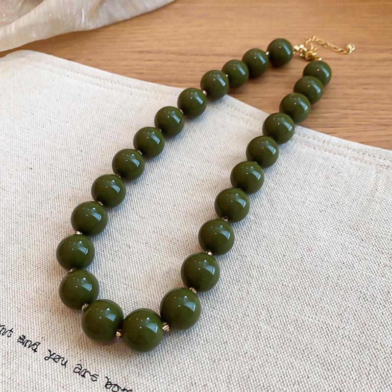 Elegant Summer Acrylic Beaded Necklace: Fashionable Round Clavicle Chain Jewelry