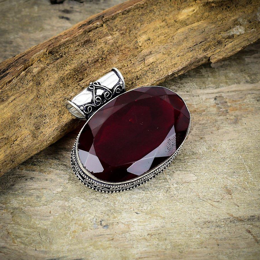 

Mozambique Garnet Gemstone 925 Sterling Silver Jewelry Pendant 1.38 M-52