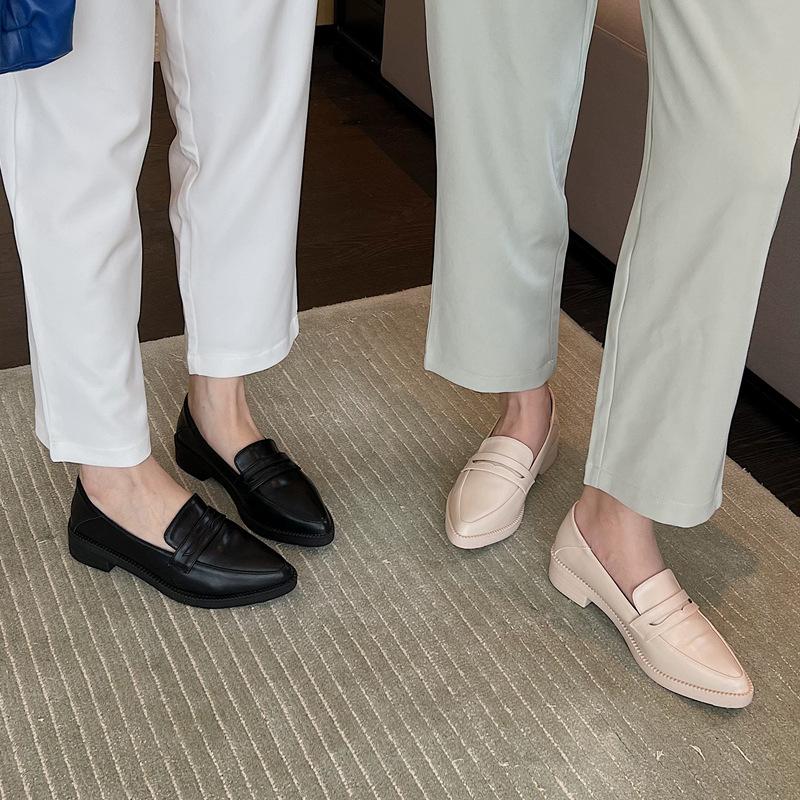 Модные короткие туфли с острым носком — фото 4