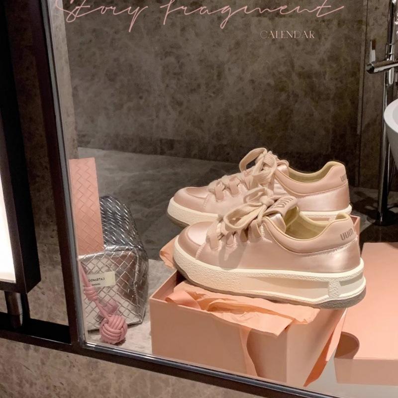Ein miu no Buch Traube Mutter gleiche Schuhe Creme Satin Lässig Dicke Sohle Schuhe Lässige Sportschuhe Größe 41-44