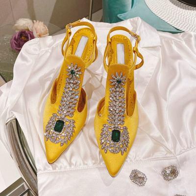 Moda 2025 Verano Nuevos Tacones Altos de Aguja Puntiagudos Temperamento Femenino Sexy Diamante Hermosos Zapatos de Boda Sandalias de Punta Abierta