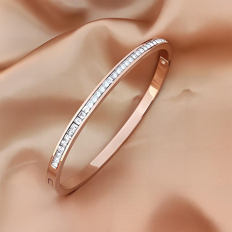 Starry Sky Full Diamond Titanium Steel Bracelet – Versatile, No-Fade Silver Women's Fashion Accessory