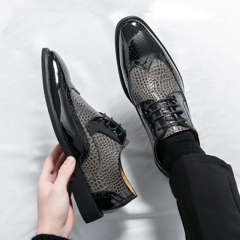 Men Brogues Wedding Dress Dance Shoes Black Brock Carved Leather Shoes Business Formal Shoes Tuxedo Prom Blazers Shoes Large Size