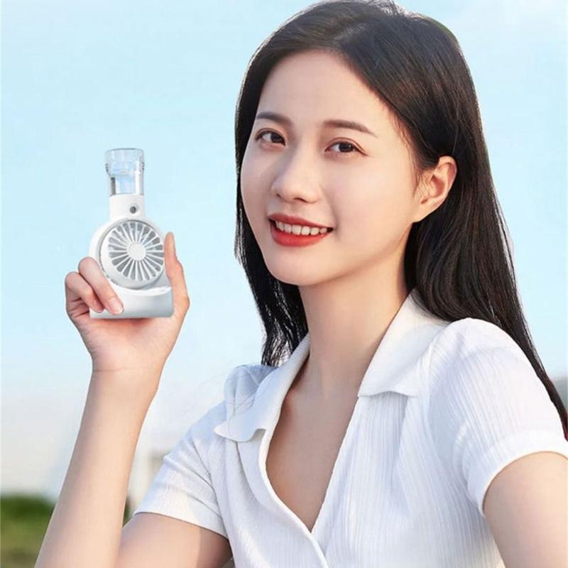 Small Desk Fan Powerful Spray Fan Small Pocket Fan Lightweight Rechargable Fan Misting Spray Fan Plastic Material