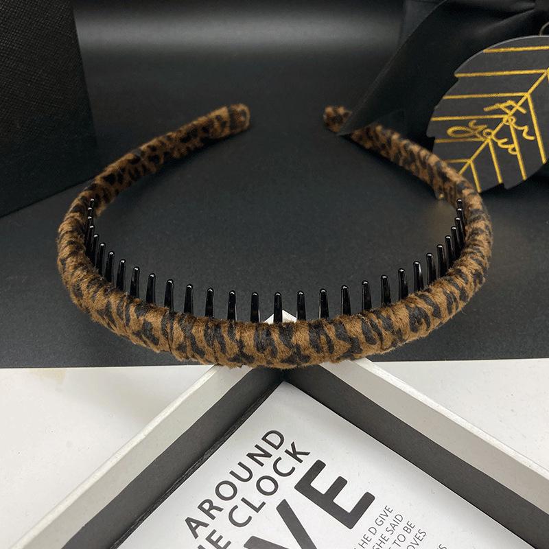 Leopard Print Non-Slip Retro Headband with Teeth for Makeup and Hair Styling 2025