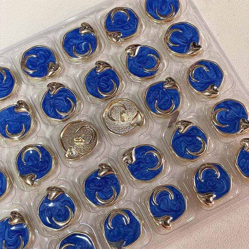 

Retro Blue Pearlescent Oil Heart Moon Sun Metal Button Coat Sweater Knitted Sweater Cardigan Decorative Buttons 18mm