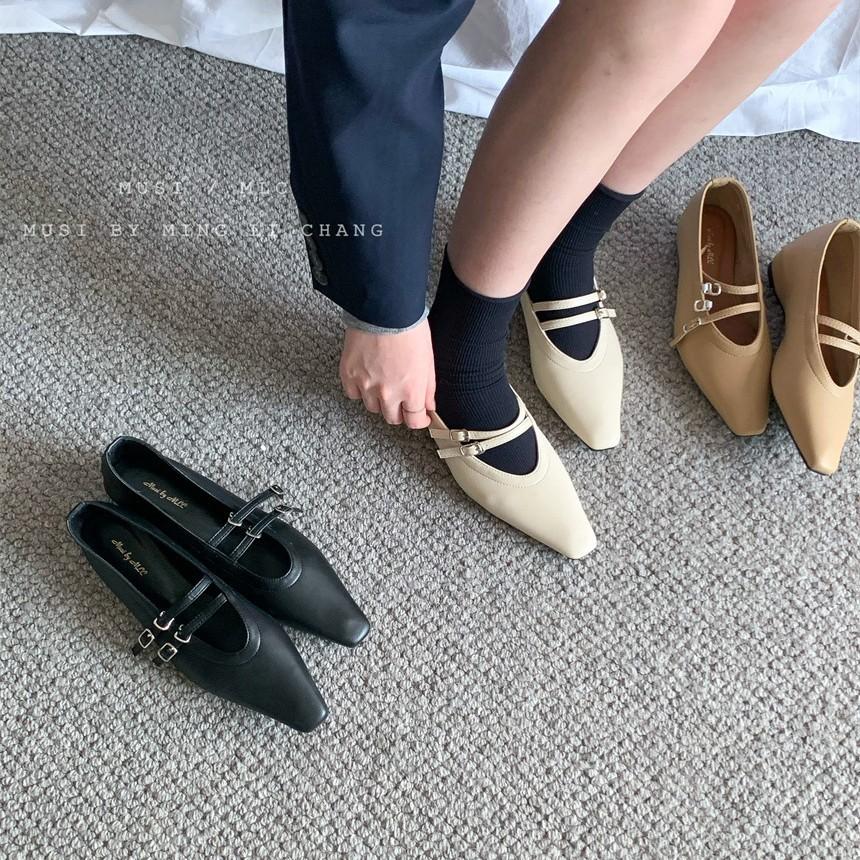 2025 Height increase retro round head shallow mouth single shoes women's new one-word with soft leather thick sole Mary Jane small leather shoes