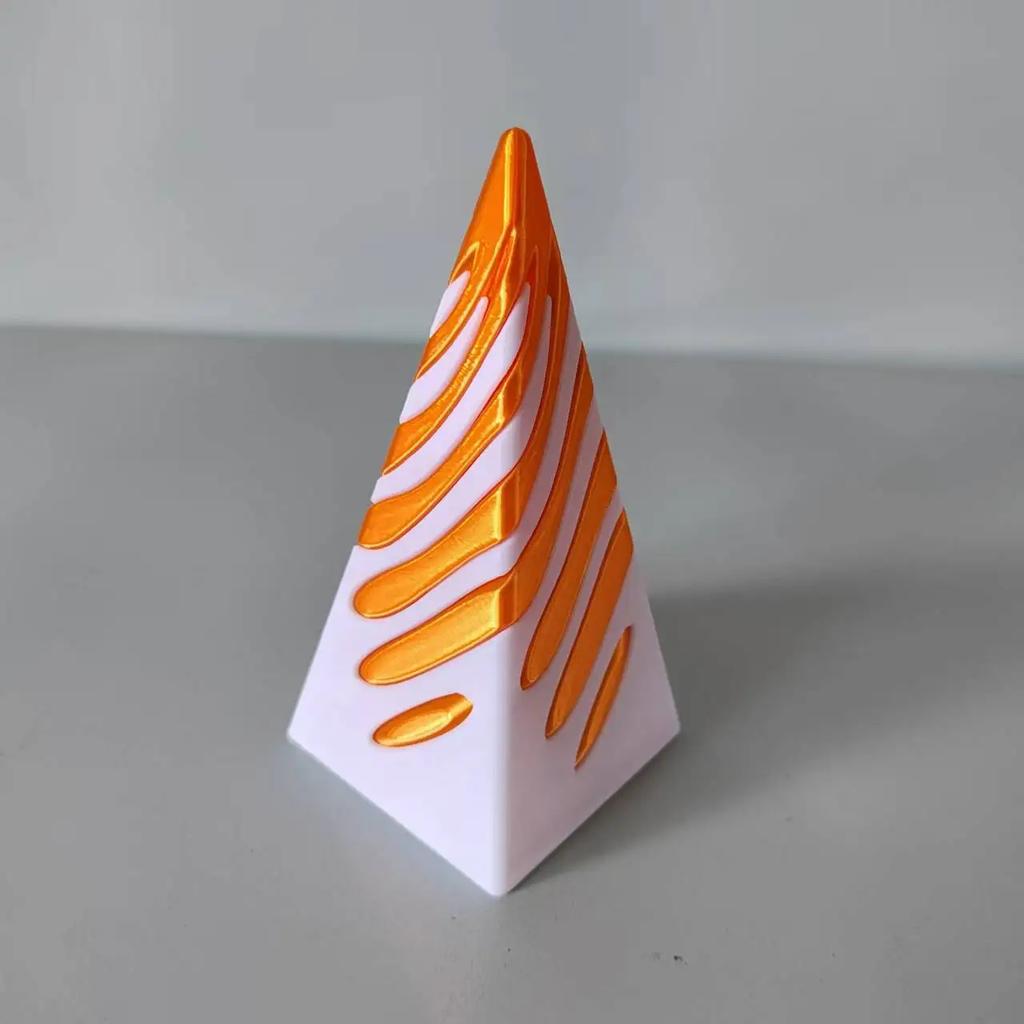 3D Printed Stress Relief Gyro Large 12cm Cone Pyramid Creative Stress Relief Souvenir Home Decor Gifts Accessoires Miniatures
