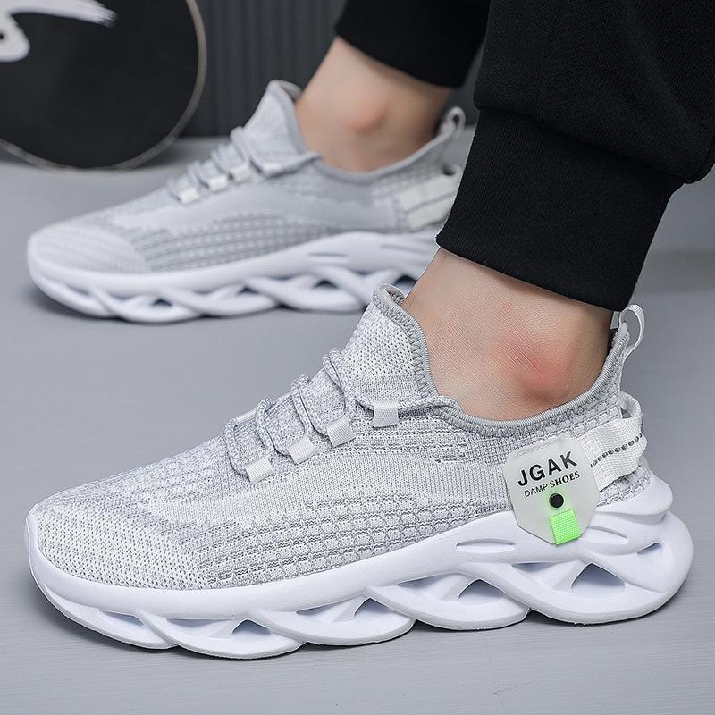Spring and summer new large size casual sports running shoes breathable and lightweight net shoes dad shoes