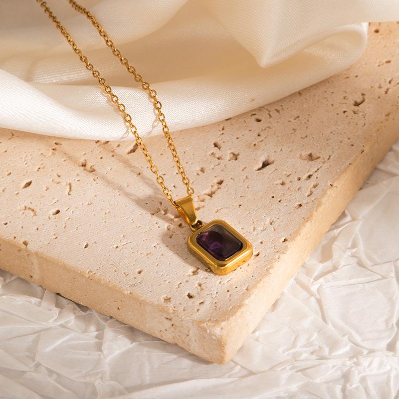 European & American Titanium Steel Necklace, Non-fading, Versatile, Fashionable Multi-color Square Pendant.