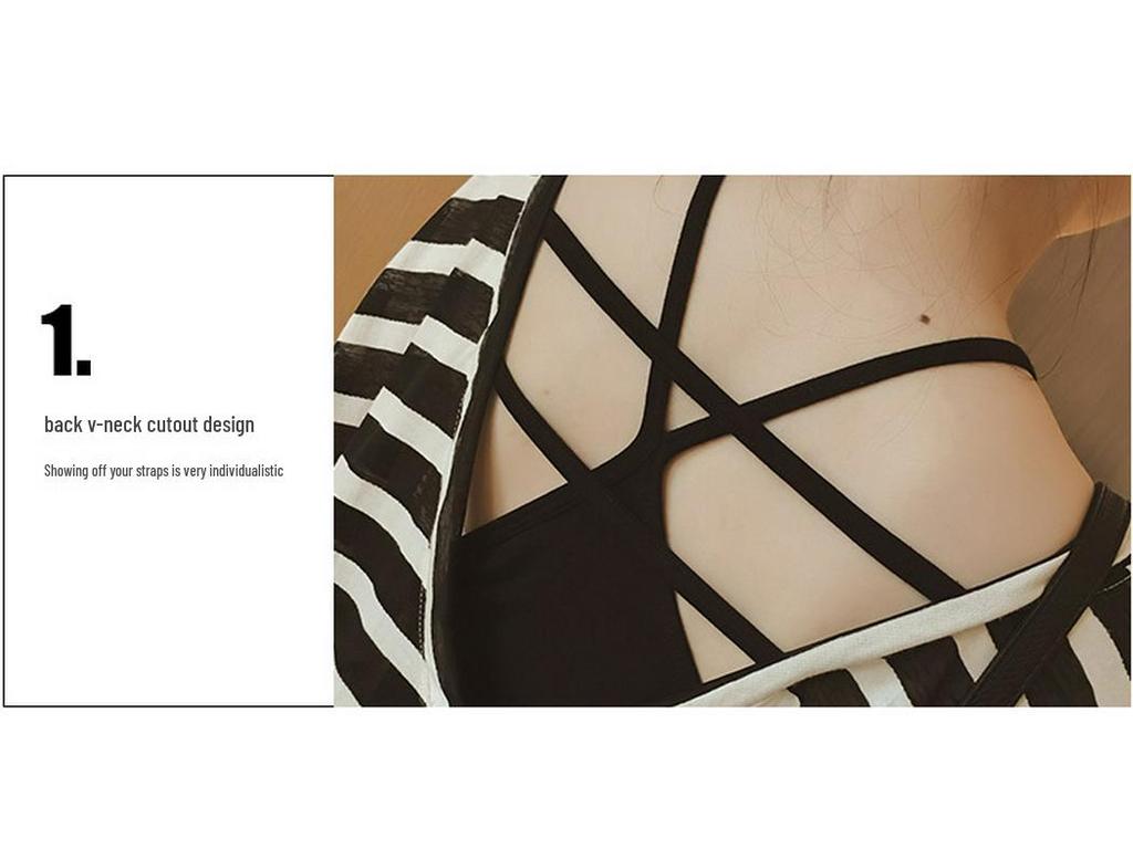 Koreanischer Stil Locker Mittellang T-Shirt und Gestreiftes Unterkleid Set