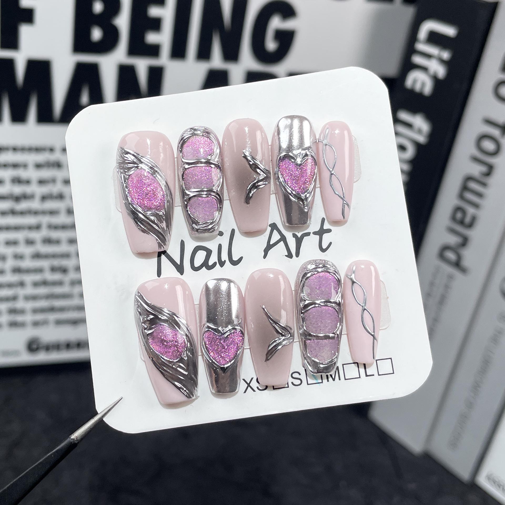 

Металлический пистолет-распылитель для нейл-арта «кошачий глаз» ручной работы с румянами и наклейками для ногтей средней и большой длины. Medium