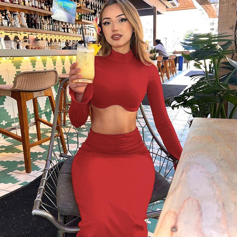 

Осень 2024 г. Женский однотонный укороченный топ с рукавами-трубами и плиссированная длинная юбка с заниженной талией Medium красный